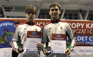 Róna Milán (balra) bronzérmet nyert a kadétok között Forrás: hunfencing.hu