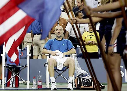 Amerikai Andre Agassi előtt tisztelgett