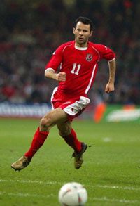 Ryan Giggs &#8211; a walesi válogatott legjobbját ezúttal csak felvételrôl láthatjuk