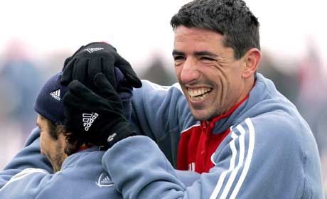 Roy Makaay a Bundesligában már hét gólt szerzett a Leverkusen ellen