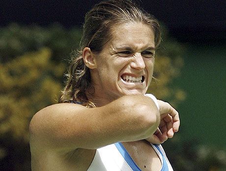 Amélie Mauresmo arca csalódottságot tükröz, igaz, utóbb már azt mondta, nem csinál nagy drámát a Lucie Safarová elleni kiesésbôl