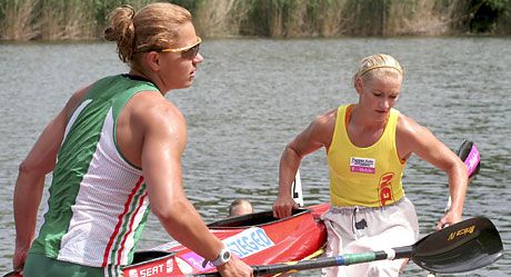 Kovács Katalin (balra) és Janics Natasa fél gôzzel versenyezve jutott tovább