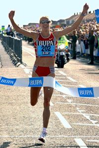 Paula Radcliffe, legyen bármilyen asztmás is, az idén halmozza a rekordokat