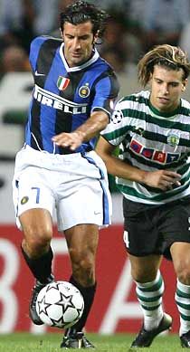 Luis Figo keveset játszott az Interben, többet kereshet Dzsiddában