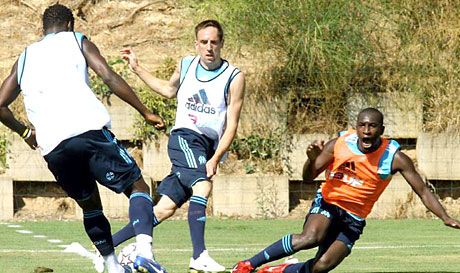 Franck Ribéry (középen), a franciák vb-ezüstérmese szereti Marseille-t, de a BL-ben sztárokkal akar játszani