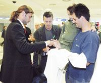 Mauricio Pocchettino (balra) komolyan veszi a rajongókat – és persze a visszavágót is