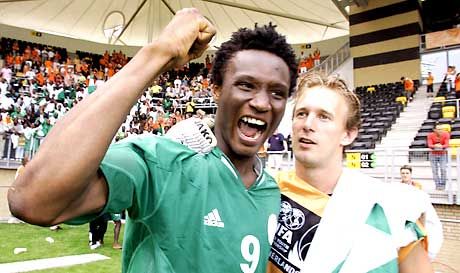 John Obi Mikel még labdába sem rúgott a szigetországban, de már marakodnak rajta a nagyok