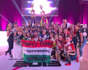 A Party Team minden fronton megvédte bajnoki címét a junior lányformációk között Forrás: Magyar Táncsport Szakszövetség