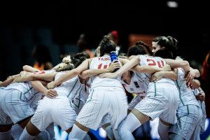 Így ünnepelték a lányok a nyolc közé jutást Forrás: FIBA