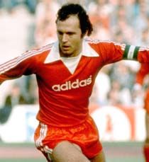 Beckenbauer játékosként a Bayern Münchennel és a német válogatottal szinte minden trófeát begy&#251;jtött