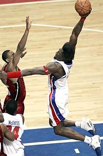 Ben Wallace tankönyvbe illő zsákolása