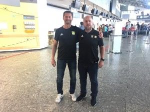 Gordon Craig (jobbra) a Coerver Coaching magyarországi igazgatójával, a korábbi válogatott hátvéd Szalma Józseffel
