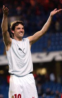 Fernando Morientes a Real Madriddal már nyert három BL-t, most a Monacót szeretné fennállása elsô diadalához segíteni