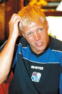 Eidur Gudjohnsen, a Chelsea légiósa úgy szeretne bekerülni az izlandi futballtörténelembe, hogy ô volt a válogatottban a legtöbb gólt szerzô játékos