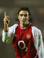 Két góljával Pires szinte egyedül hozta a három pontot az Arsenalnak a Fulham ellen