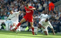 A csapatkapitány Steven Gerrard (középen) h&#251;ségesküt tett az Anfield Road népének, és a Chelsea csábításával dacolva a jövôben is a Liverpoolt szeretné erôsíteni