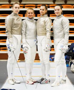 A junior leány kardcsapat (balról: Keszei Kíra, Beviz Dorottya, Szűcs Luca, Battai Sugár Katinka) Eb-győztesként érkezik a vébére Forrás: hunfencing.hu