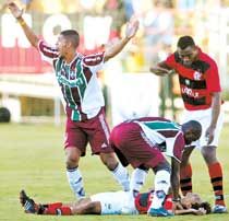 Vészhelyzet a rangadón: Jean, a Flamengo játékosa elájult mérkôzés közben – szerencsére társai riasztására idejében érkezett a segítség