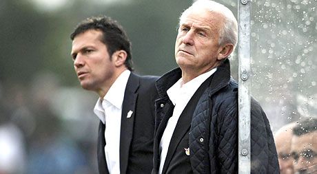 Elképzelhetô, hogy Lothar Matthäus álma még nem válik valóra, és az aranylabdás sztár továbbra is a háttérben marad Salzburgban Giovanni Trapattoni mögött