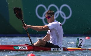 20210803 Tokió TOKIÓ OLIMPIA 2020: Kopasz Bálint olimpiai bajnok lett Tokióban férfi kajak egyes 1000 méteren, míg a hatalmas hajrát bemutató Varga Ádám kajakos ezüstérmes. Fotó: Mirkó István MI Magyar Nemzet Képen: Varga Ádám