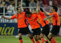 Így ünnepelte Sevillában Baraja (balról), Vicente, Xisco és a csapatkapitány Albelda a Valencia hatodik spanyol bajnoki címét