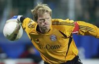 Oliver Kahn továbbra is elsô számú kapusnak számít a németeknél