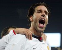 Ruud van Nistelrooy januárban halmozta a rekordokat az angol bajnokságban (Fotó: Reuters/Dan Chung)