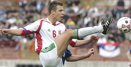 Bár a magyar válogatottban már négyszer pályára léphetett, az Auxerre felnôttcsapatában nem számítanak Vadócz Krisztiánra
