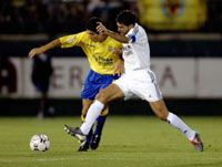 Juan Román Riquelme és Raúl (jobbra) csatája a Villarreal&#8211;Real Madrid mérkôzéshez hasonlóan döntetlennel ért véget