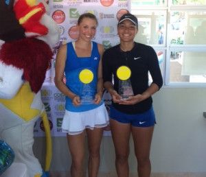 Nagy Adrienn (balról) a francia Mylene Halemai oldalán 1-es kategóriájú junior ITF-tornát nyert Kolumbiában Fotó: Nagy Tamás