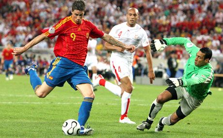 Fernando Torres (9) jobb lába kétszer villant, így a spanyol csapat megfordította a Tunézia elleni mérkôzést