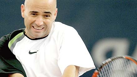 Andre Agassi hiába erôlködött, játszmát sem tudott nyerni spanyol vetélytársa ellen (Fotó: Getty Image)