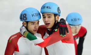 A váltóban téli olimiai bajnok Liu testvérek (Balról: Liu Shaoang és Liu Shaolin Sándor)