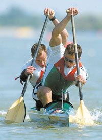 Kozmann (elöl) és Kolonics nagyon okosan versenyezve nyert 500 méteren