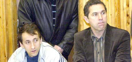 Olimpiai bajnokok egymás mellett: Mihai Covaliu (balra) és Nébald György szövetségi kapitány érdeklôdve figyelte a selejtezô asszóit