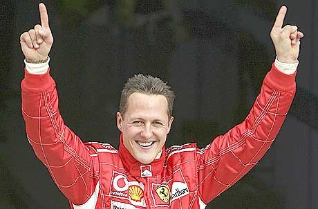 Michael Schumacher már hivatalosan is kijelenthette, hogy bivalyerôs a Ferrari 248F1-es jel? négykerek?je