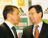 Két optimista ember: Lothar Matthäus a vb-részvételben, az MLSZ elnöke, Bozóky Imre a magyar futball feltámadásában hisz (Fotó: Németh Ferenc)