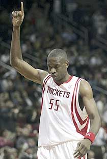 A houstoni Dikembe Mutombón mintha nem fogna az idô