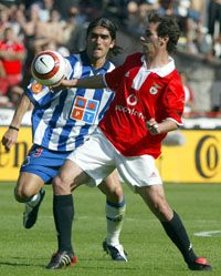 Petit (elöl) és a Benfica ünnepelt