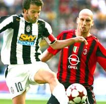 Del Piero (10) volt a mezôny legjobbja a Milan&#8211;Juventus rangadón