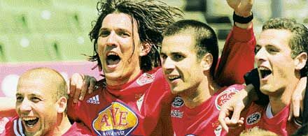 Boldogság pirosban, a debreceni focistáknak bejött…