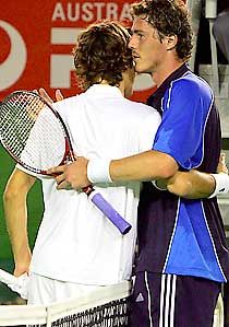 &#8222;Barátom, ezt egyikünk sem felejti el, amíg él!&#8221; &#8211; mondhatná Szafin (jobbra) Federernek