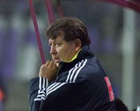 Gellei Imre csak addig idegeskedett, amíg Gera Zoltán meg nem szerezte az elsô gólt (Fotó: Németh Ferenc)