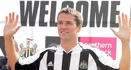 Michael Owen nem titkolta, hogy inkább a Liverpoolba vágyott, ám Newcastle-ban így is szeretettel fogadták(Fotó: Reuters/Jeff j. Mitchell)