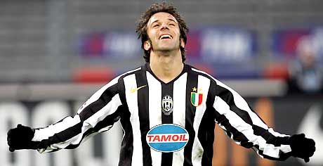 Az örökrangsor élére ugró Del Piero a Fiorentina elleni mesterhármasával 185-re növelte a Juventusban tétmeccsen szerzett góljai számát