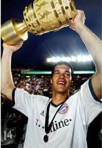 Michael Ballack 2003-ban a Bayern Münchennel lett elôször kupagyôztes