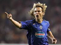 A tavalyi aranylabdás, Pavel Nedved szerezte a Juventus második gólját a Chievo ellen