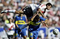 A remekül irányító Mascherano a visszafogott Tévez, a River Plate pedig a Boca Juniors fölé kerekedett az argentin bajnokság örökrangadóján