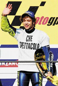 Az ifjú Valentino Rossi lassan népszer&#251;bb, mint Michael Schumacher