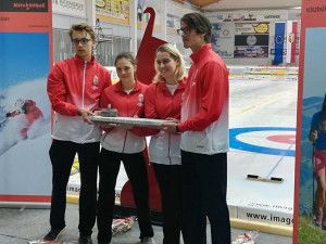A junior vegyescsapat megnyerte a kitzbüheli felkészülési versenyt Forrás: Magyar Curling Szövetség